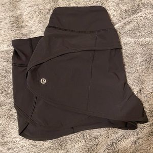 NWOT Lululemon Women’s Speed Up Mid-Rise Lined shorts 4”